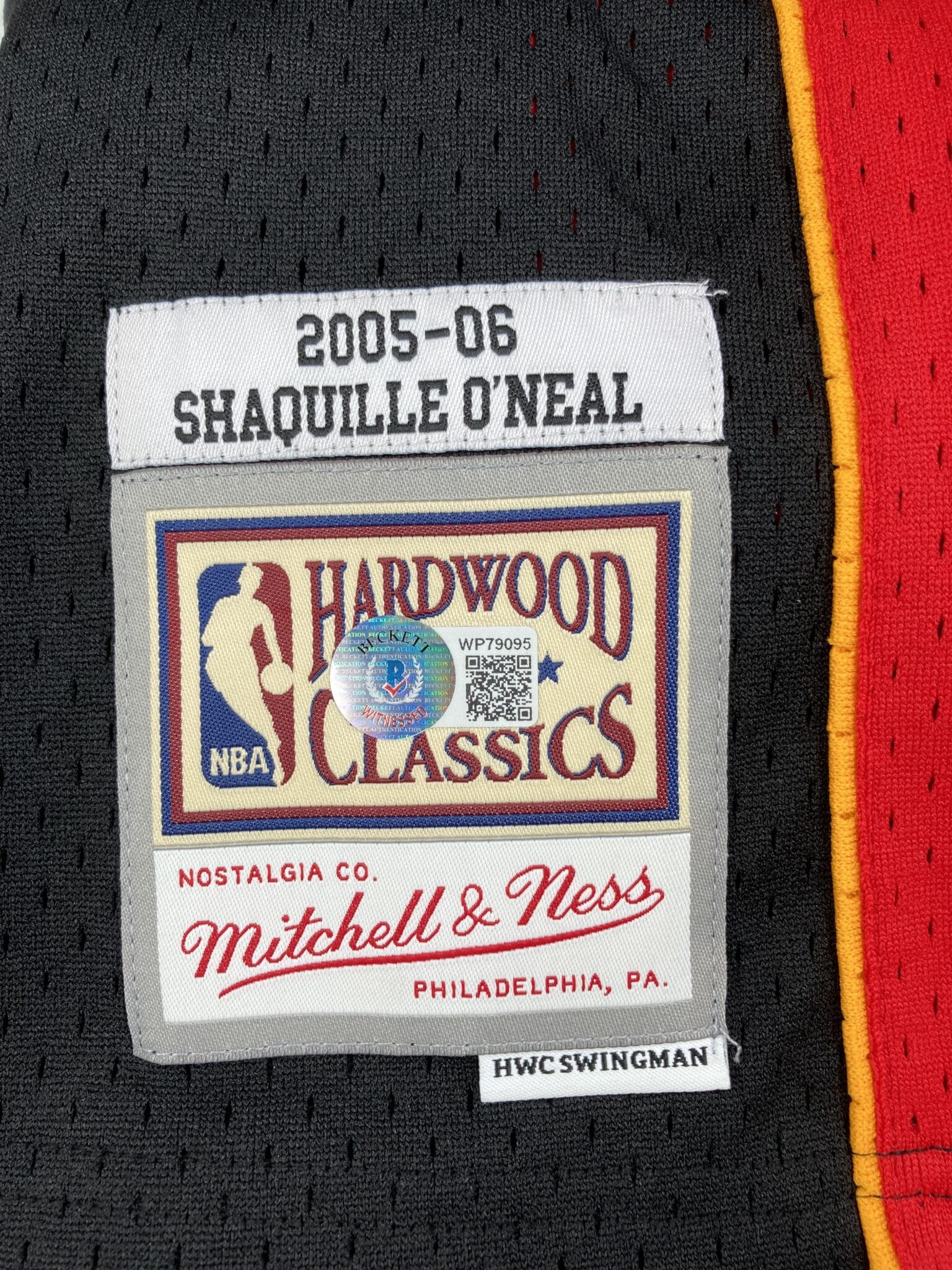 Shaquille O'Neal Signed Autographed Mitchell & Ness Gold Jersey '00 Finals  Patch