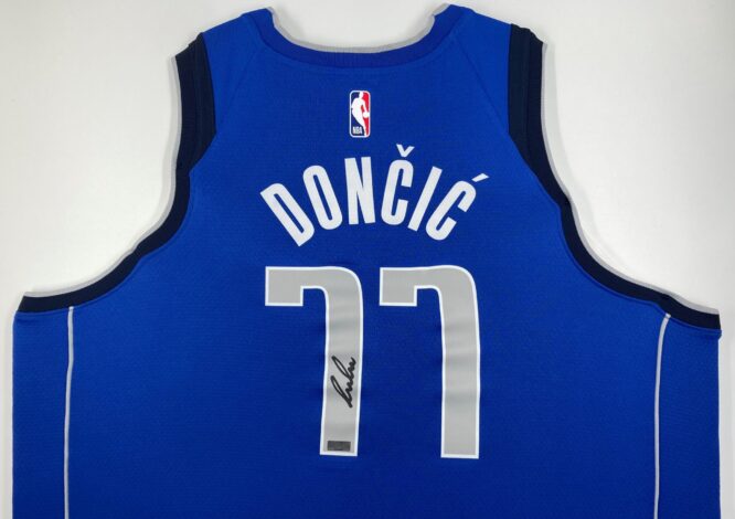 Luka Doncic Authentic Signed Dallas Mavericks Nike Royal Blue Swingman Jersey [PA 64327]