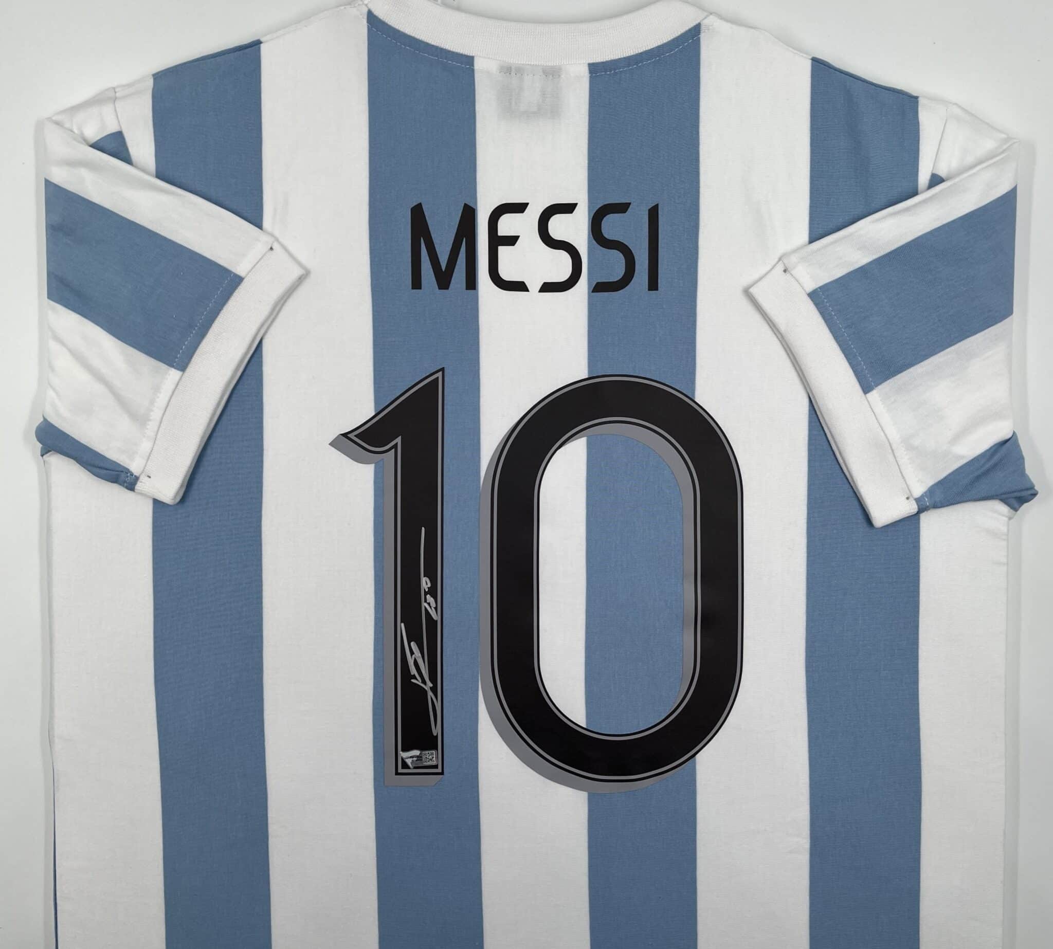 Lionel Messi Argentina Team Replica Signed Shirt with Silver Signature [B536233]